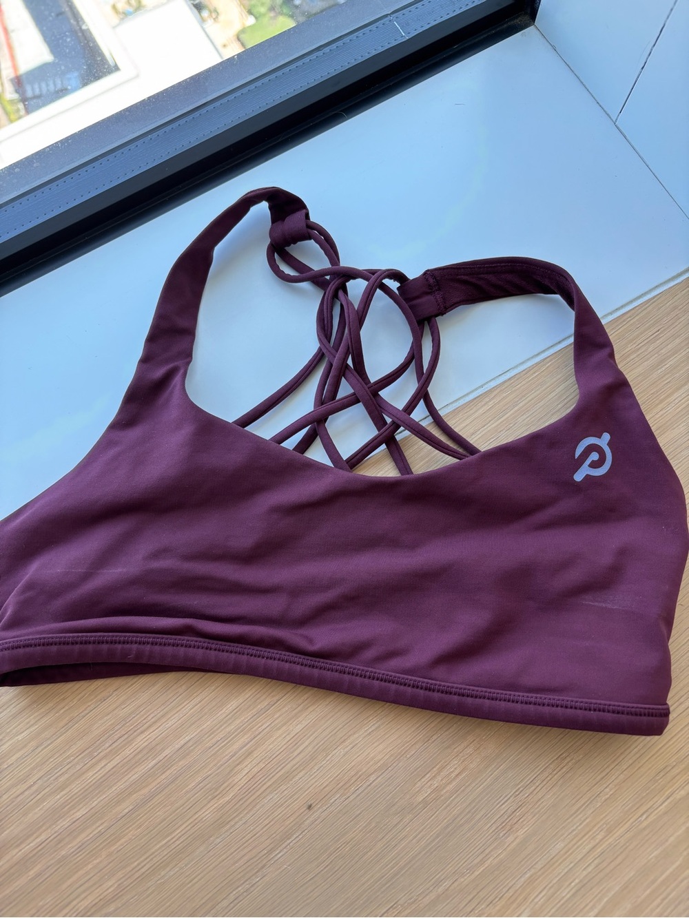 Peloton x lululemon Free to Be - Size 4 - Strappy Crisscross Sports Bra